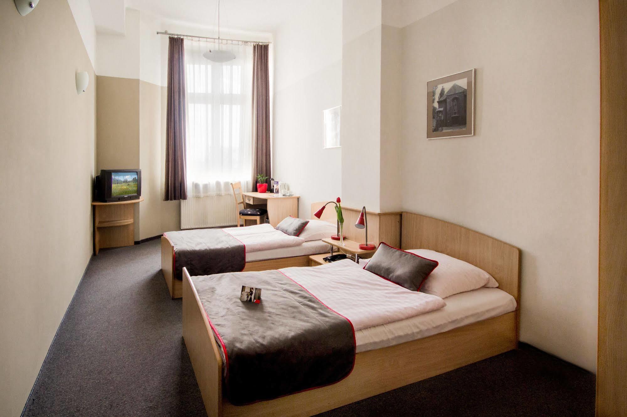 Hotel Diament Economy Gliwice Eksteriør billede